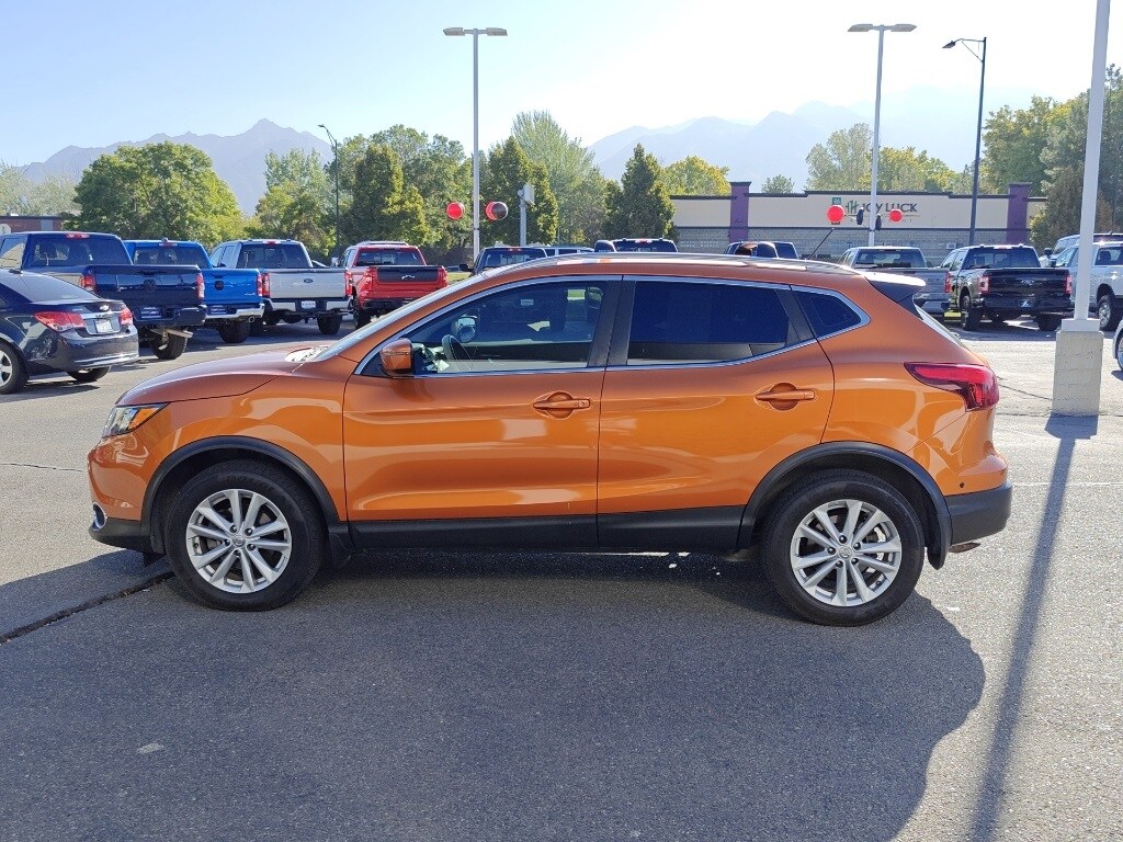2017 Nissan Rogue Sport SV photo 4