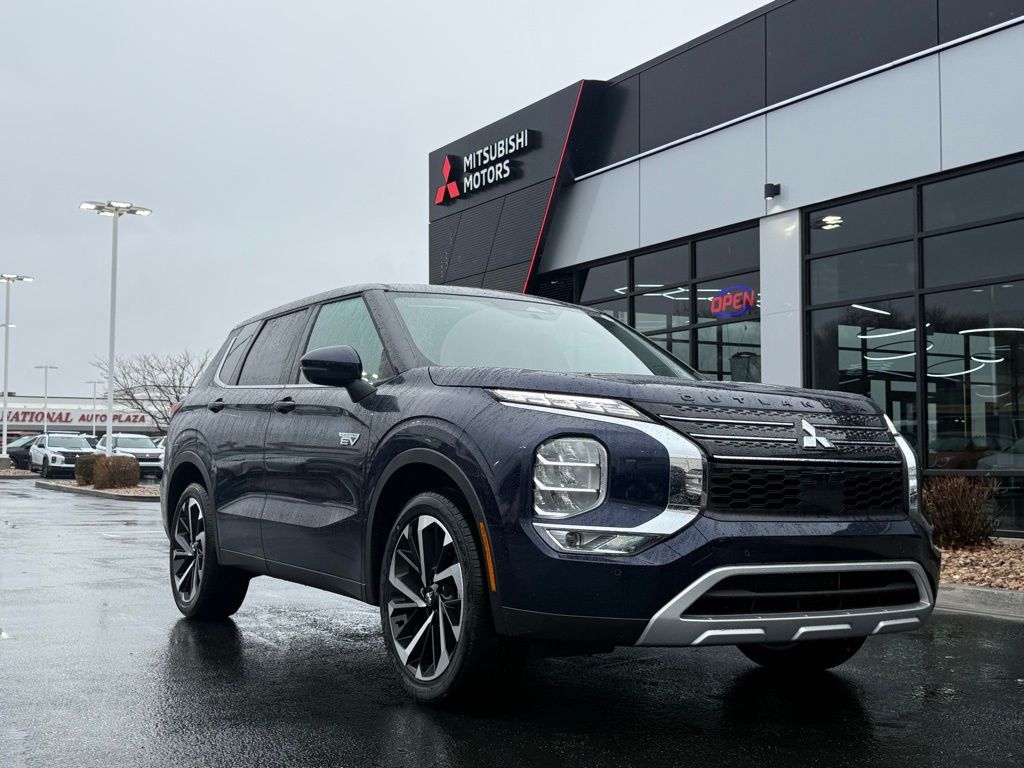 2025 Mitsubishi Outlander Plug-in Hybrid SE S-AWC's photo