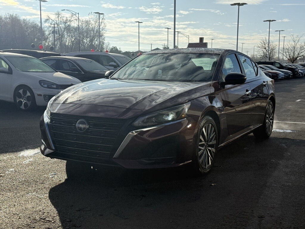 2024 Nissan Altima 2.5 SV photo 3