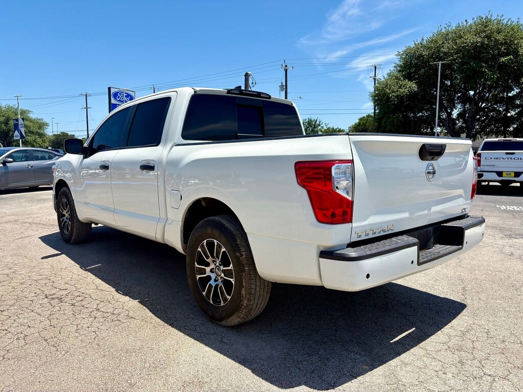 Used 2022 Nissan Titan SV Truck Crew Cab