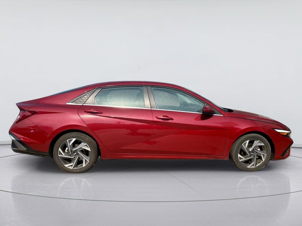 Used 2025 Hyundai Elantra SEL Convenience Sedan