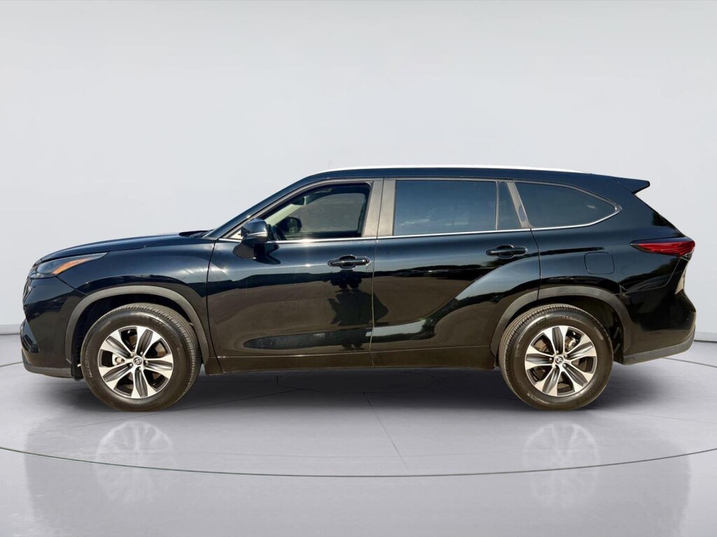 Used 2023 Toyota Highlander XLE SUV