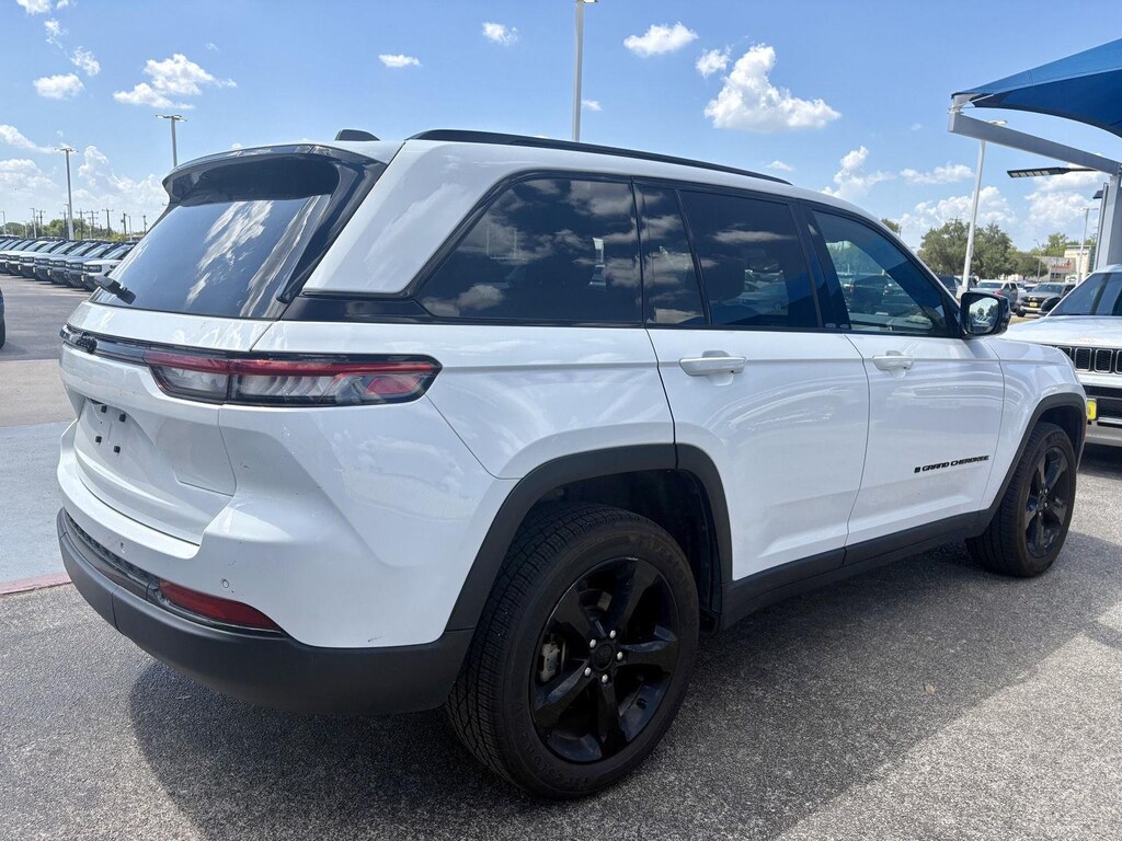 Used 2023 Jeep Grand Cherokee Altitude SUV