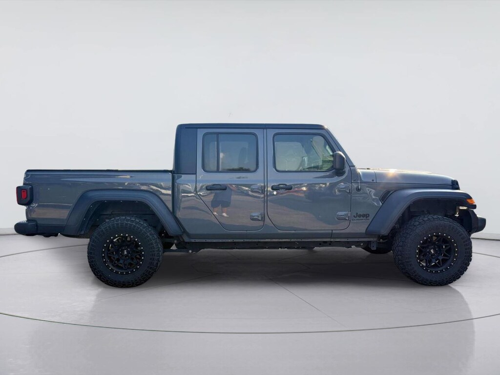 Used 2022 Jeep Gladiator Sport Truck