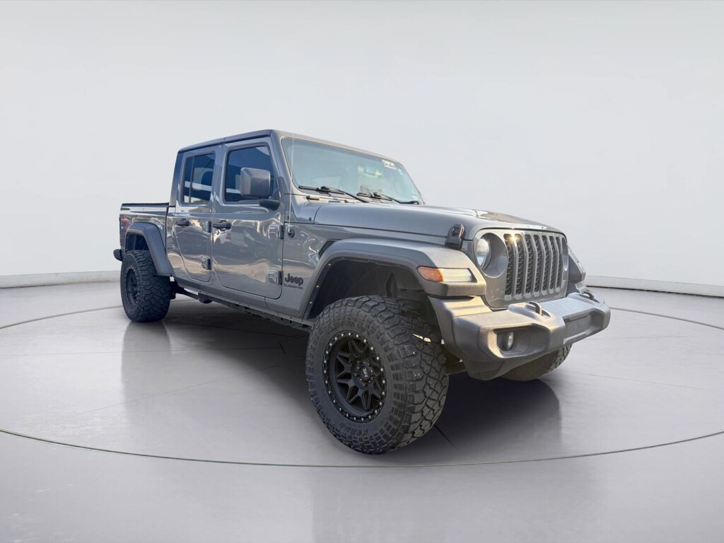 Used 2022 Jeep Gladiator Sport Truck