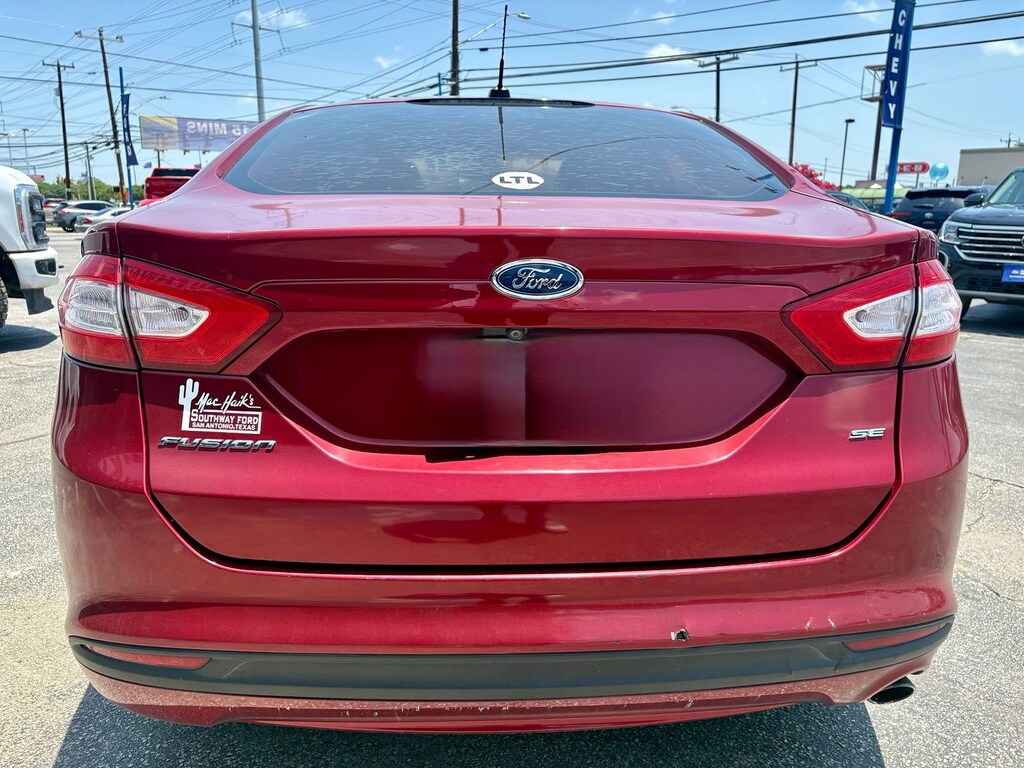 Used 2016 Ford Fusion SE Sedan