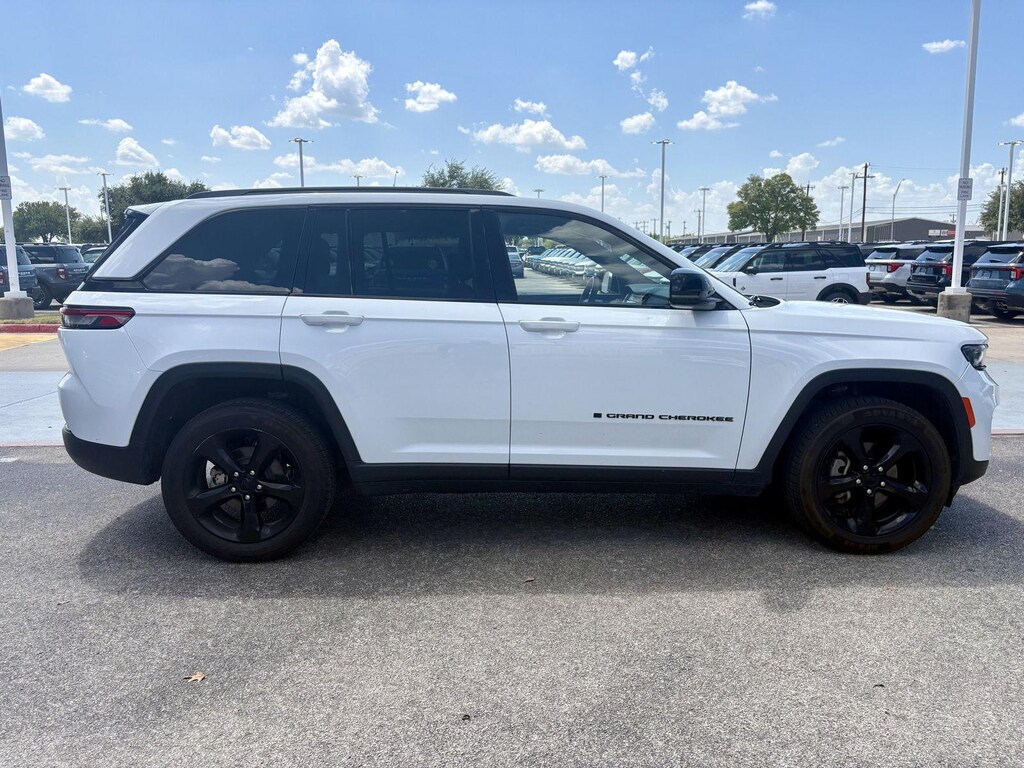 Used 2023 Jeep Grand Cherokee Altitude SUV