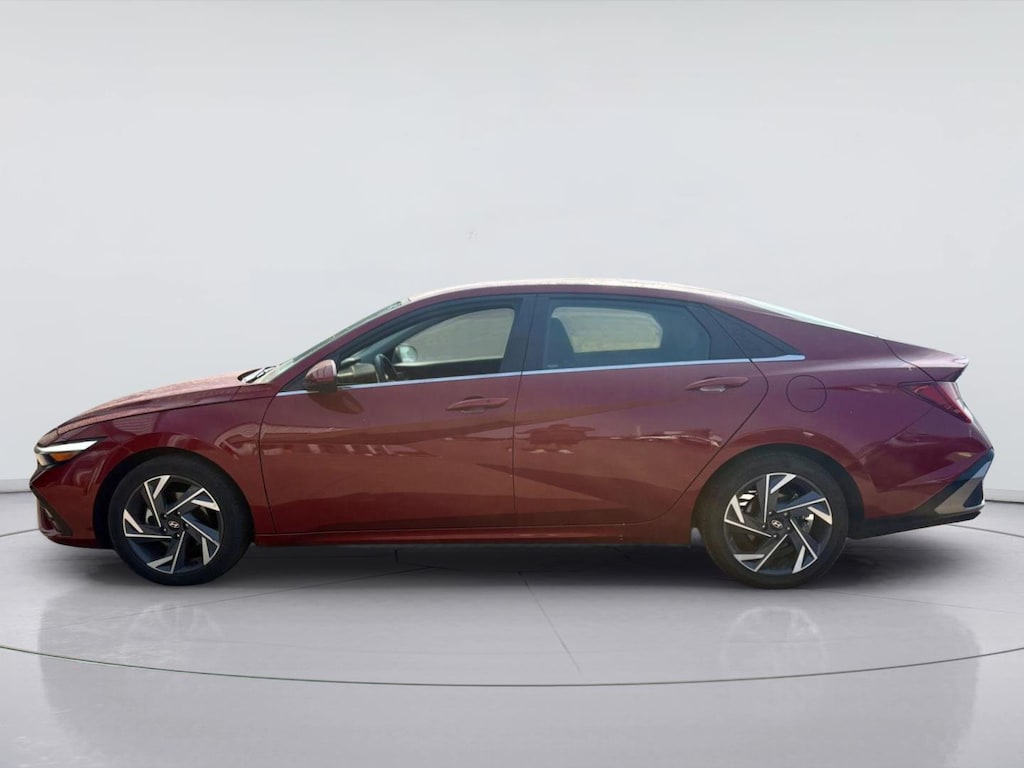 Used 2025 Hyundai Elantra SEL Convenience Sedan