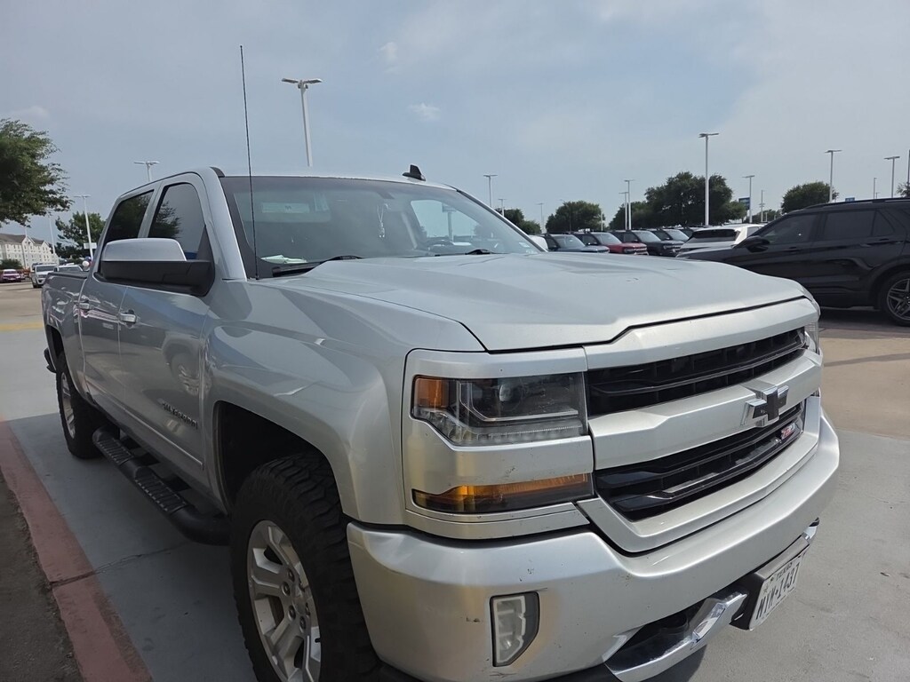 Used 2017 Chevrolet Silverado 1500 LT w/1LT Truck Crew Cab