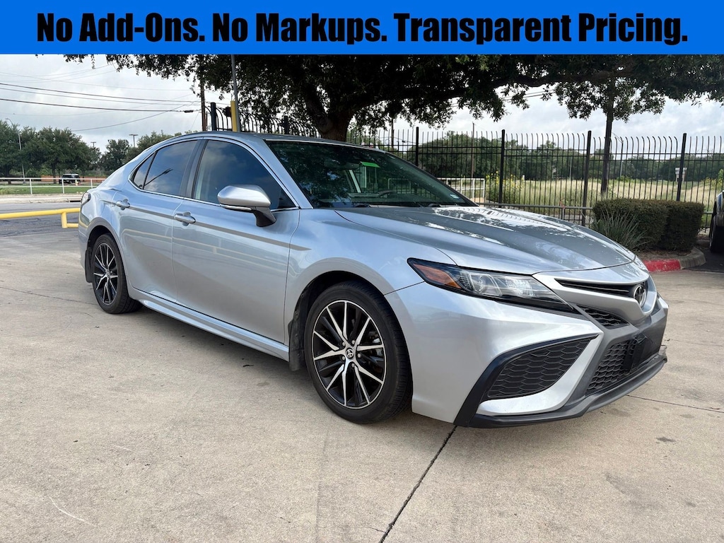 Used 2023 Toyota Camry SE Sedan