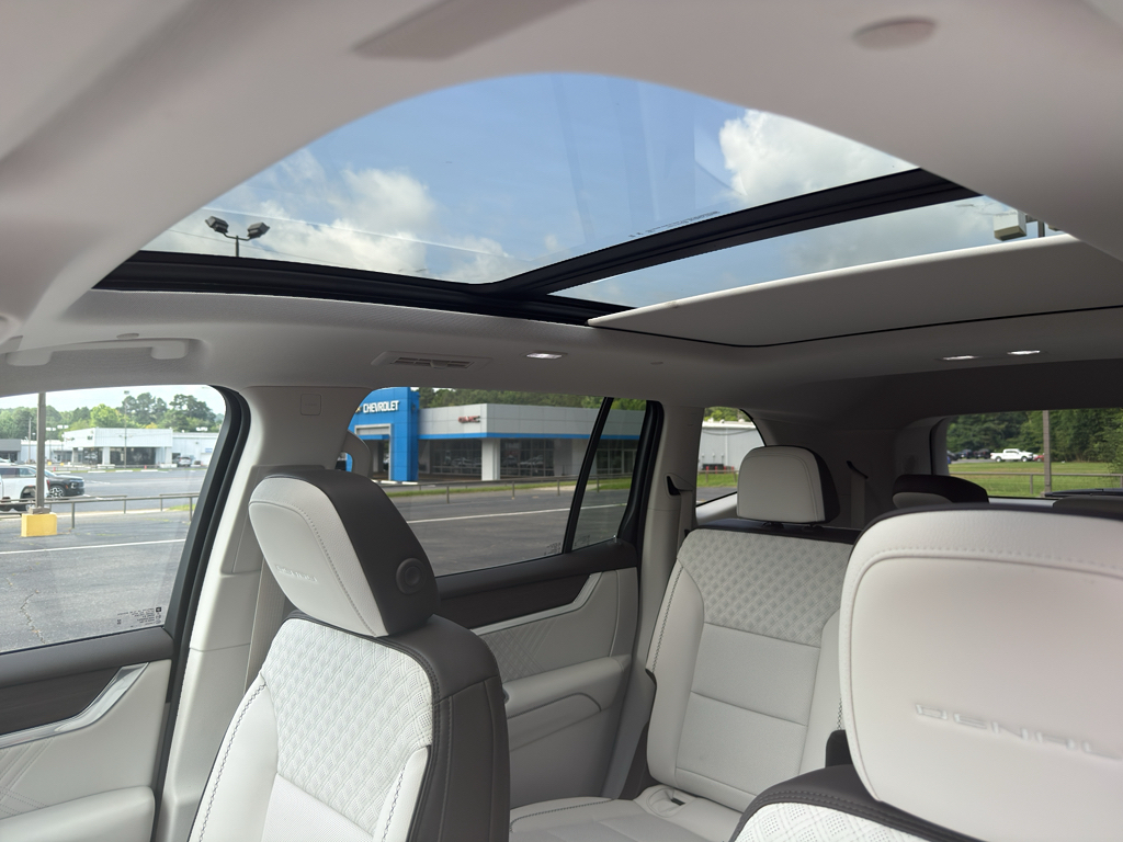 2026 GMC Acadia Denali - Photo 17