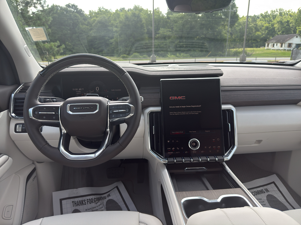 2026 GMC Acadia Denali - Photo 9