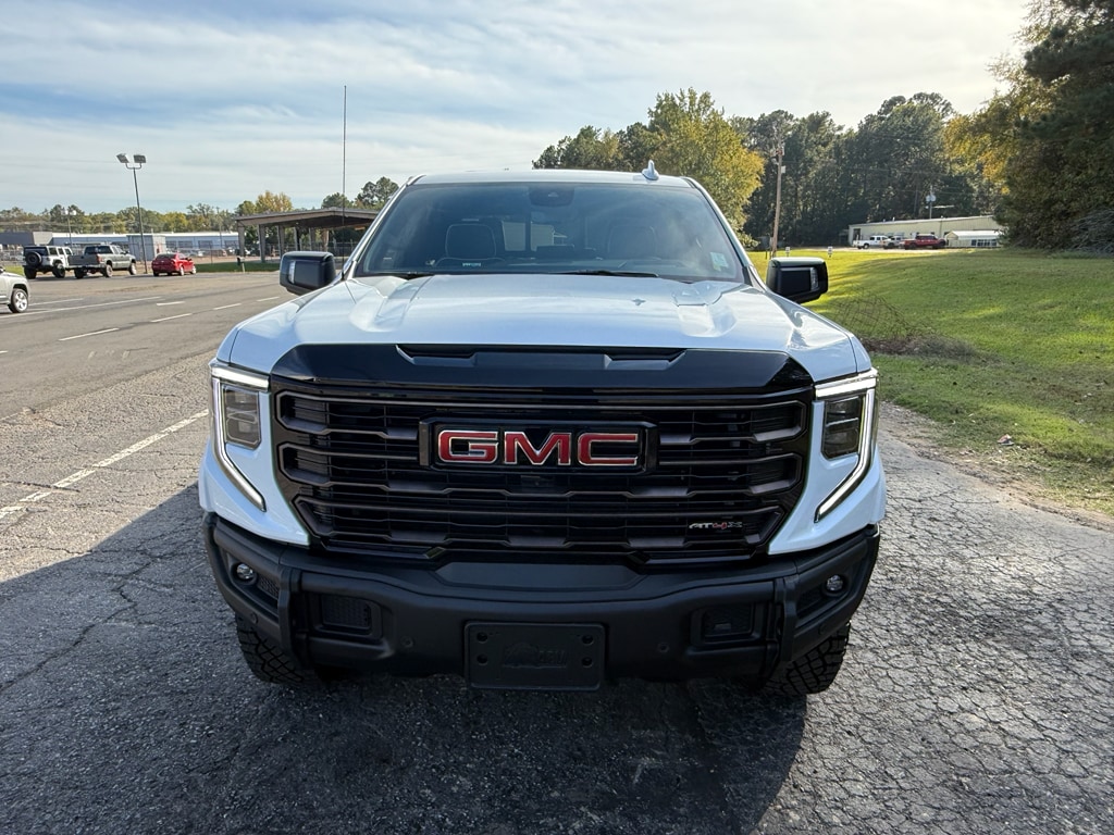 2026 GMC Sierra 1500 AT4X - Photo 9