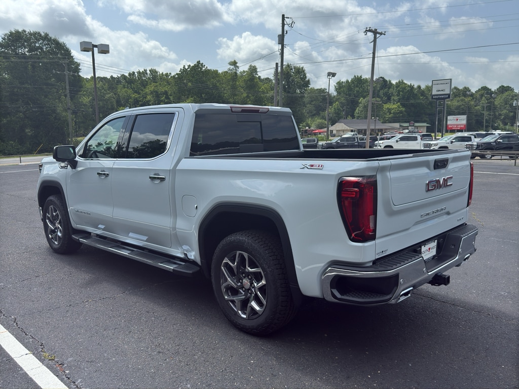 2026 GMC Sierra 1500 SLT - Photo 10