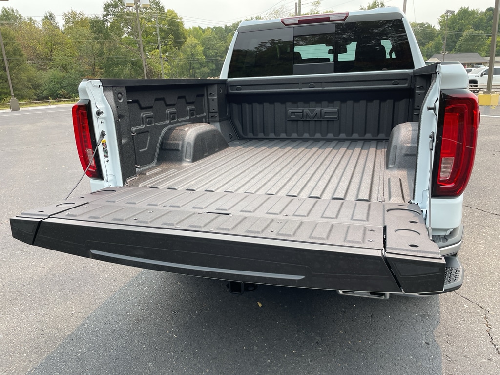2026 GMC Sierra 1500 SLT - Photo 19