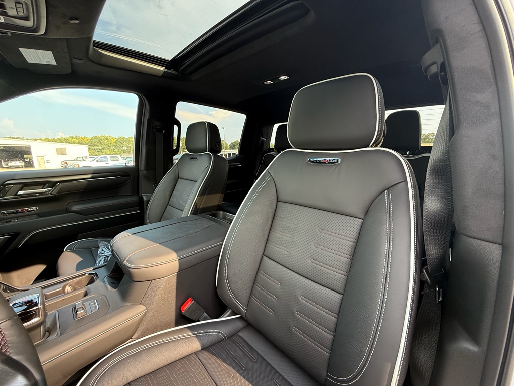 2026 GMC Sierra 1500 AT4X - Photo 18