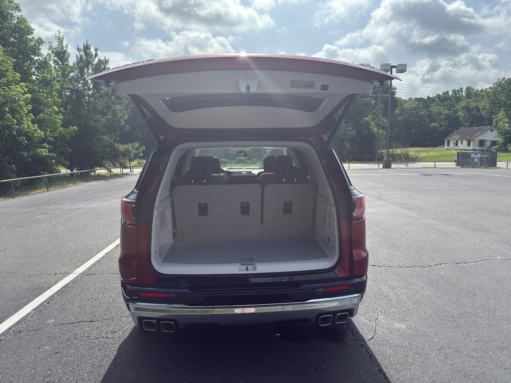 2026 GMC Acadia Denali - Photo 24