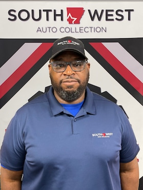 Staff member Allen Hollins from ID_2b6828