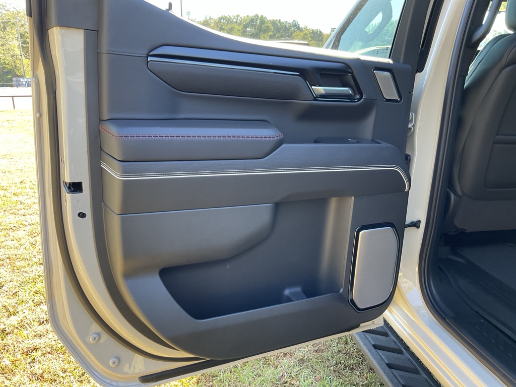 2026 GMC Sierra 1500 AT4X - Photo 9