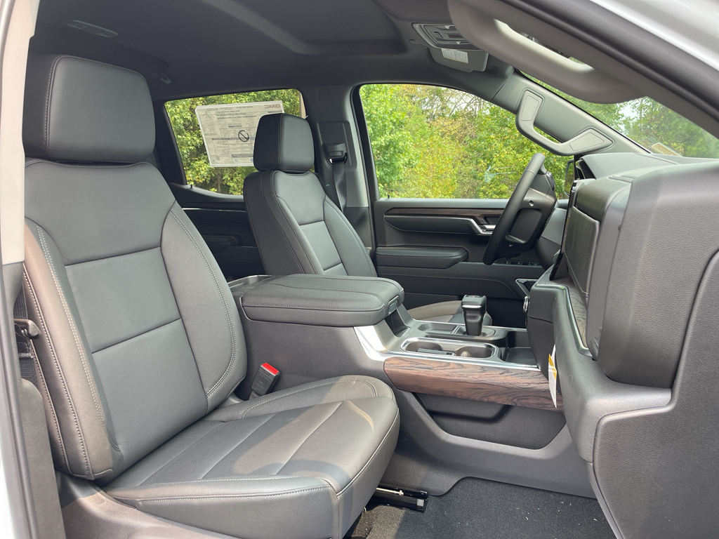 2026 GMC Sierra 1500 SLT - Photo 17