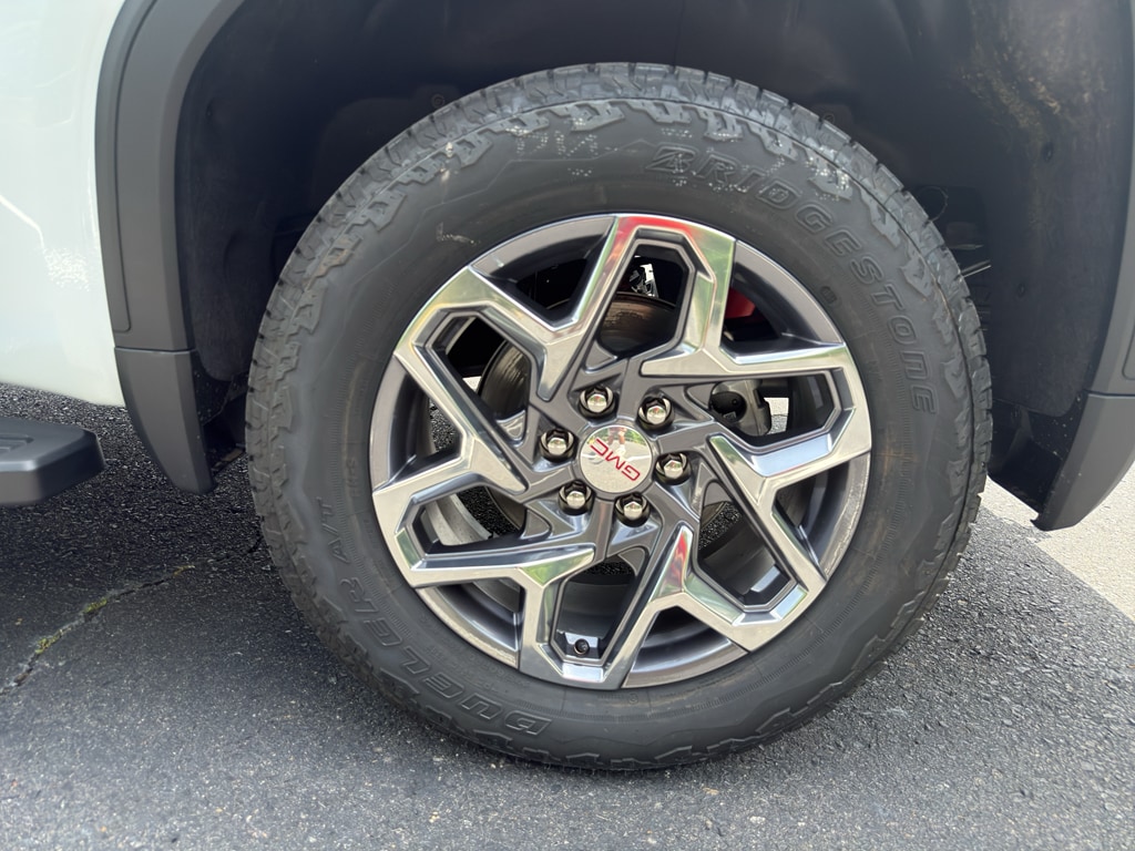 2026 GMC Sierra 1500 SLT - Photo 23
