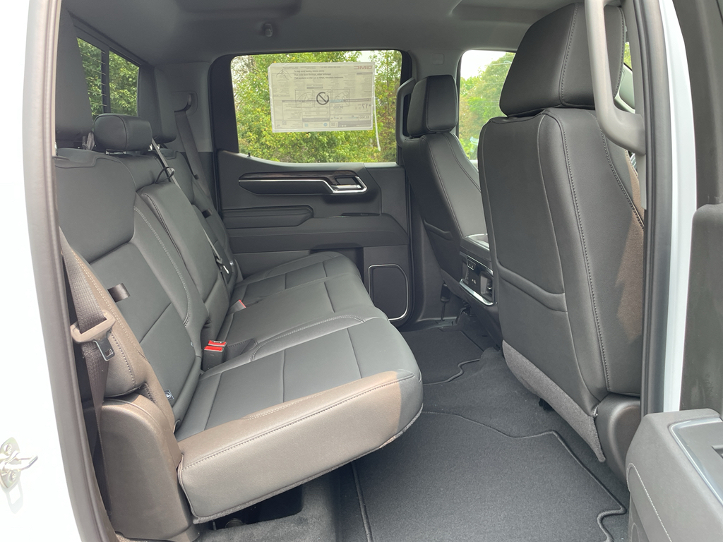 2026 GMC Sierra 1500 SLT - Photo 18