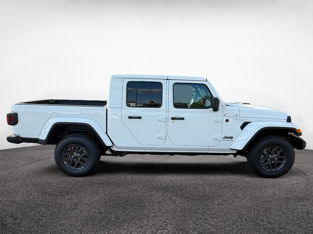 New 2026 Jeep Gladiator Sport S Crew Cab