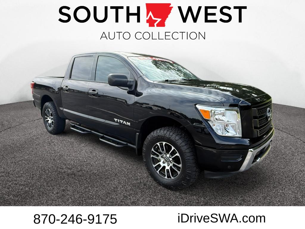 2024 Nissan Titan SV's photo