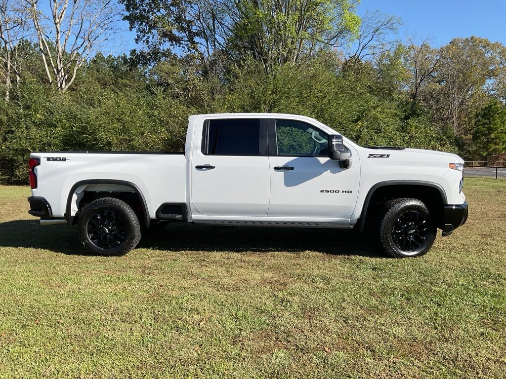 New 2026 Chevrolet Silverado LT Crew Cab