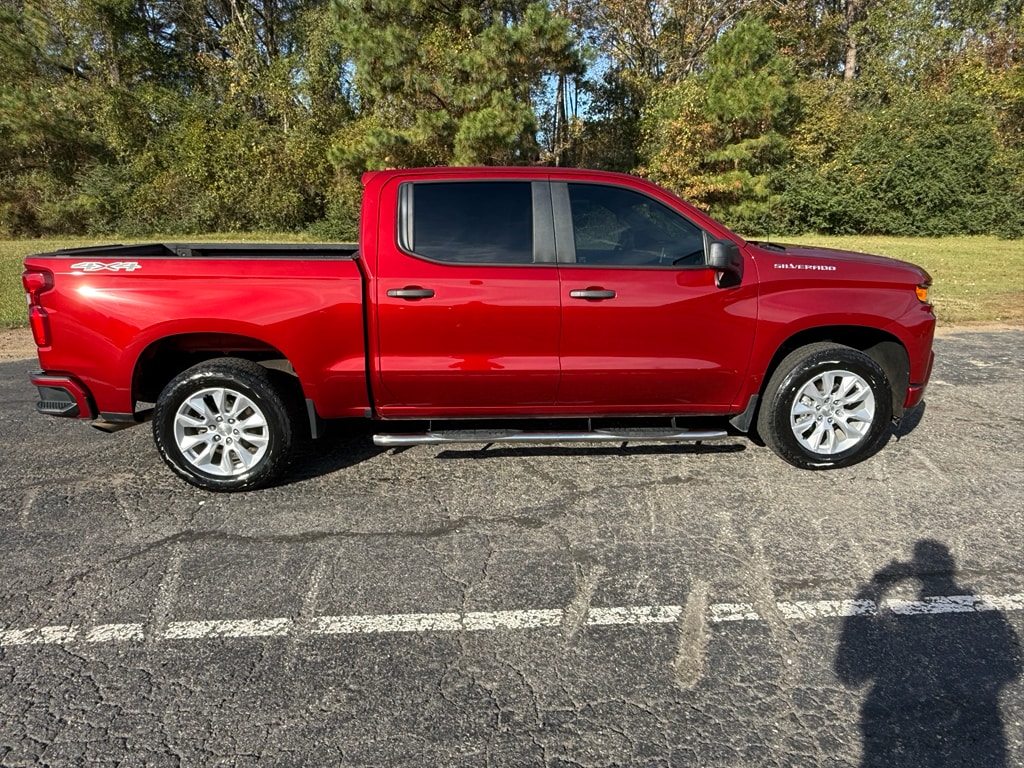 Used 2022 Chevrolet Silverado 1500 Limited Custom with VIN 3GCPYBEK5NG173254 for sale in Little Rock