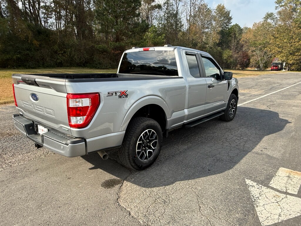 2023 Ford F-150 XL photo 3