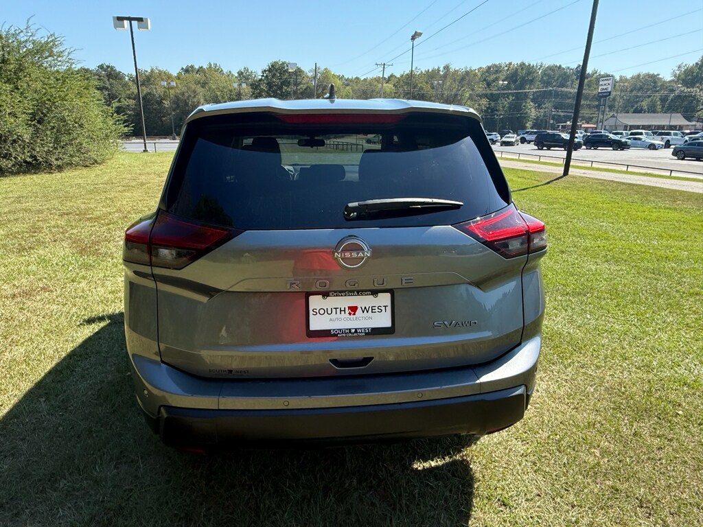 2024 Nissan Rogue SV photo 4