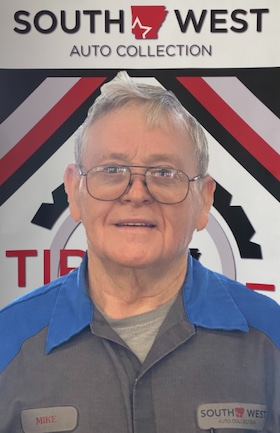 Staff member Mike Davis from 32ef0433082f