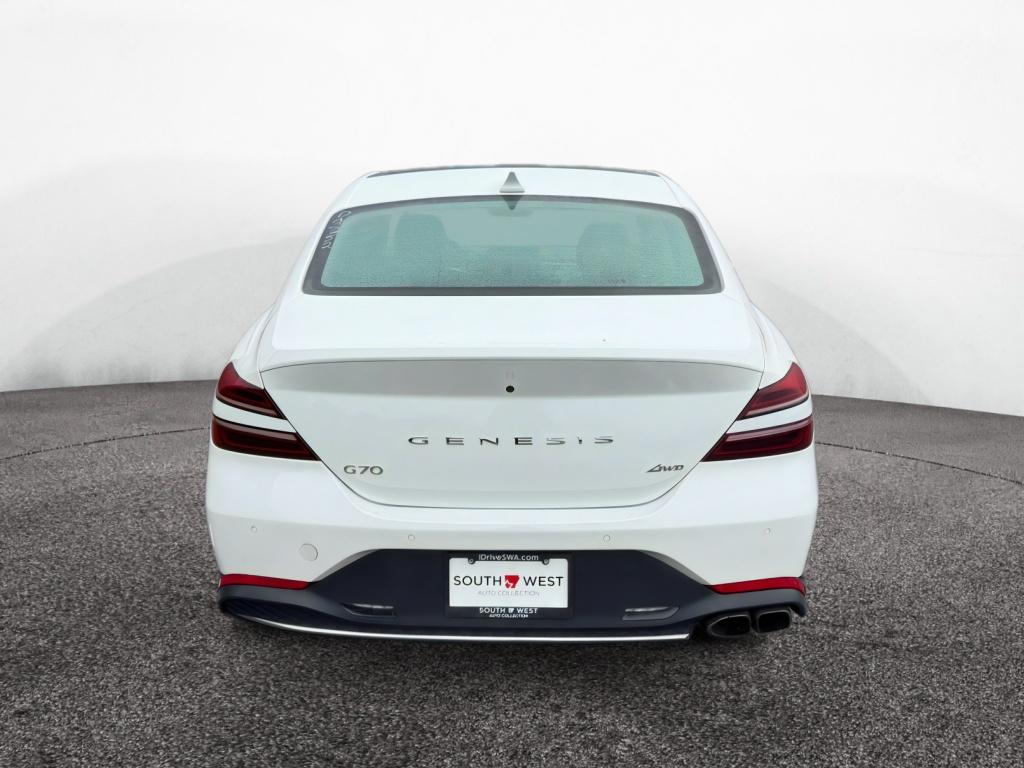 2022 Genesis G70 2.0T photo 4