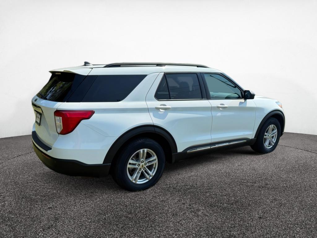 2023 Ford Explorer XLT photo 2