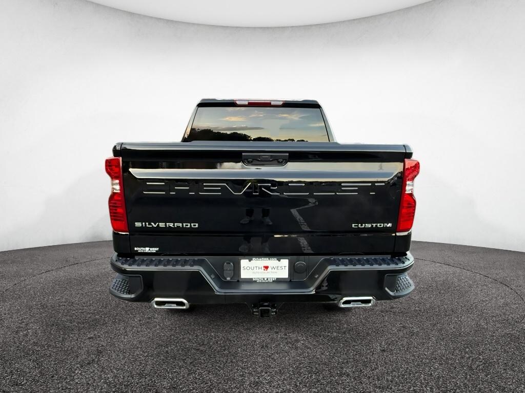 New 2026 Chevrolet Silverado Custom Trail Boss Crew Cab