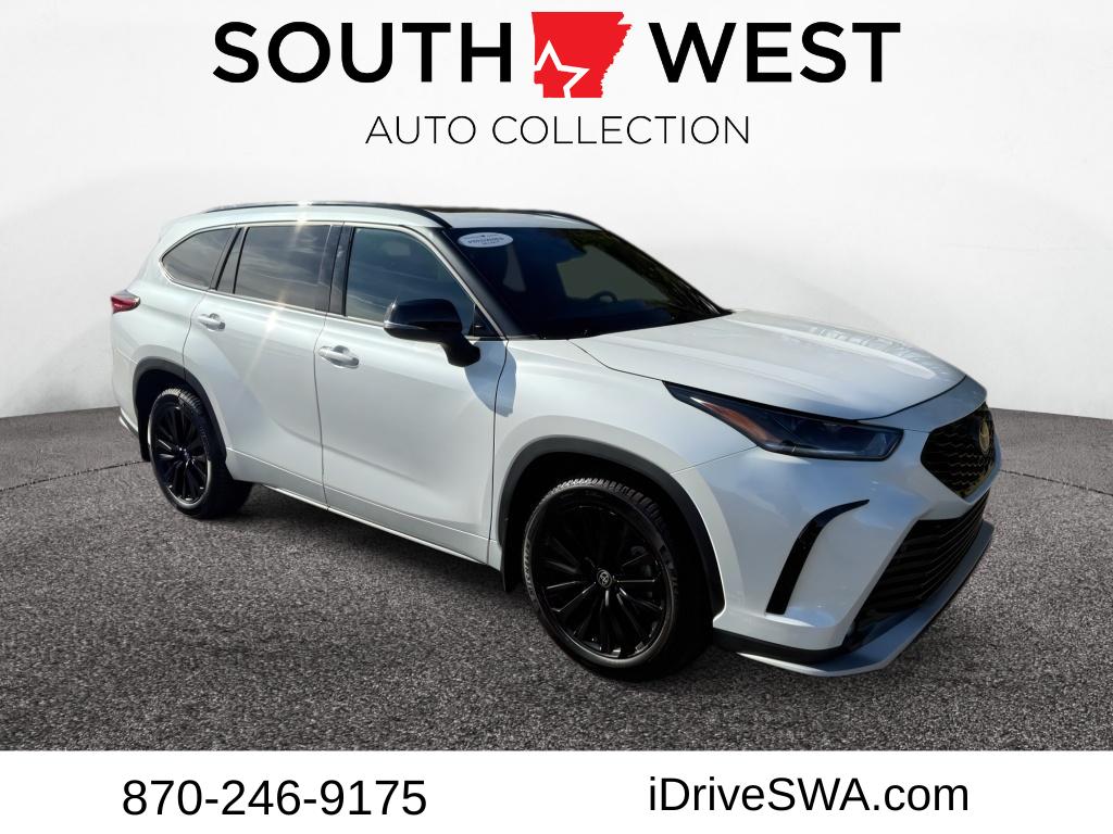 2023 Toyota Highlander XSE's photo