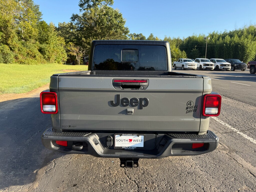 2023 Jeep Gladiator Willys photo 4