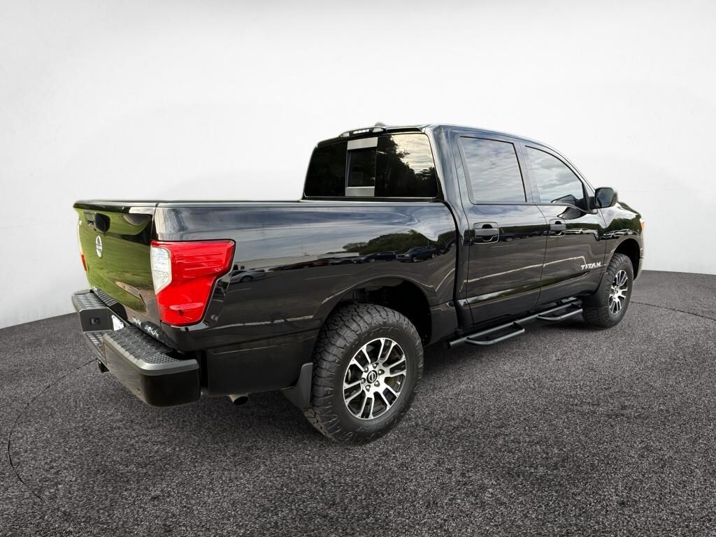 Used 2024 Nissan Titan SV Crew Cab
