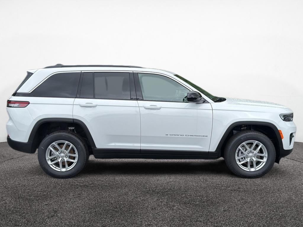 New 2026 Jeep Grand Cherokee LAREDO 4X2 Sport Utility