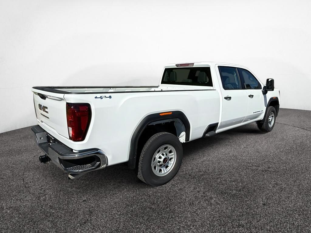Used 2025 GMC Sierra Pro Crew Cab