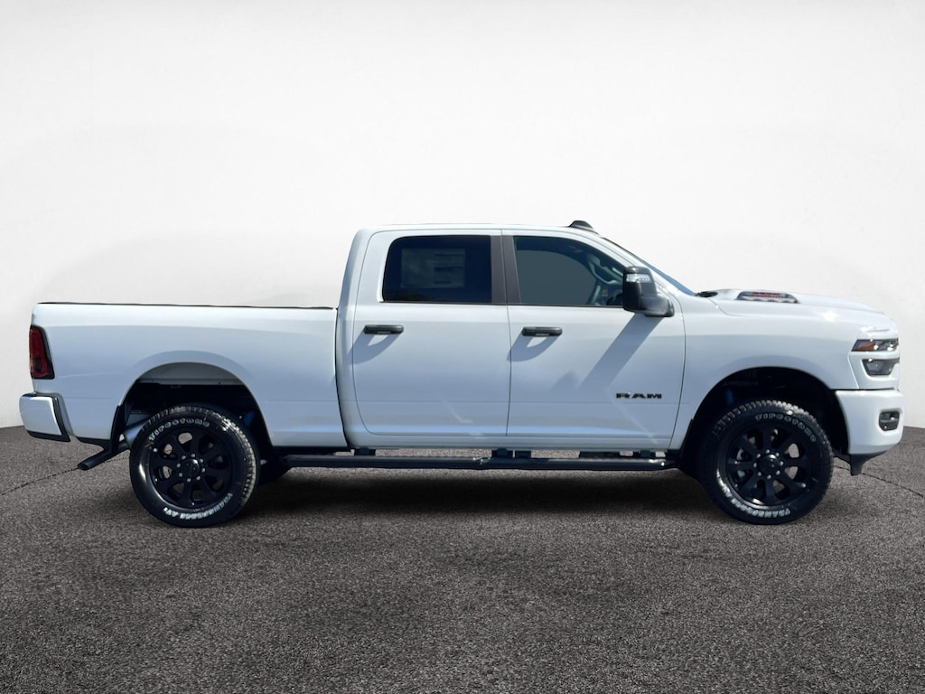 New 2026 Ram 2500 BIG HORN CREW CAB 4X4 6'4 BOX Pickup