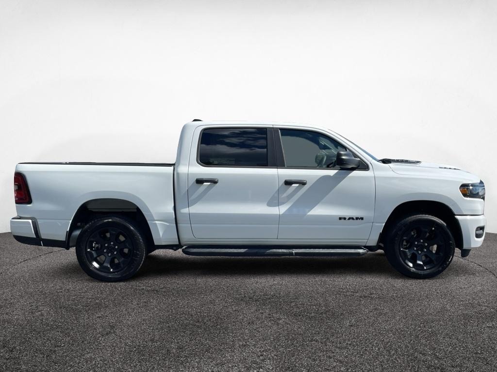 New 2026 Ram 1500 EXPRESS CREW CAB 4X4 5'7 BOX Pickup