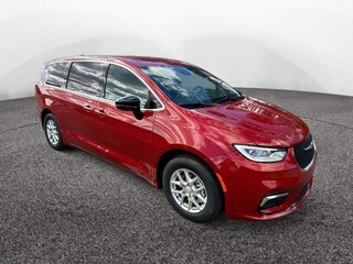 2026 Chrysler Pacifica SELECT Passenger Van