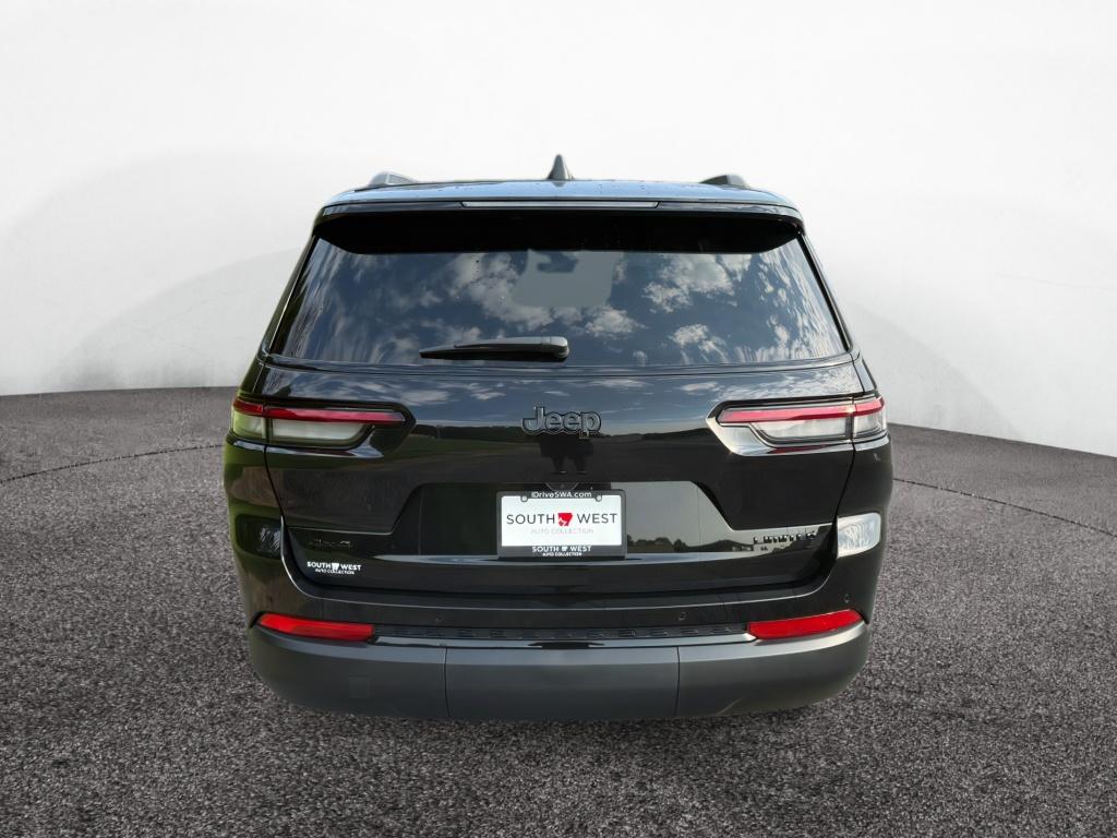 2025 Jeep Grand Cherokee Limited photo 3