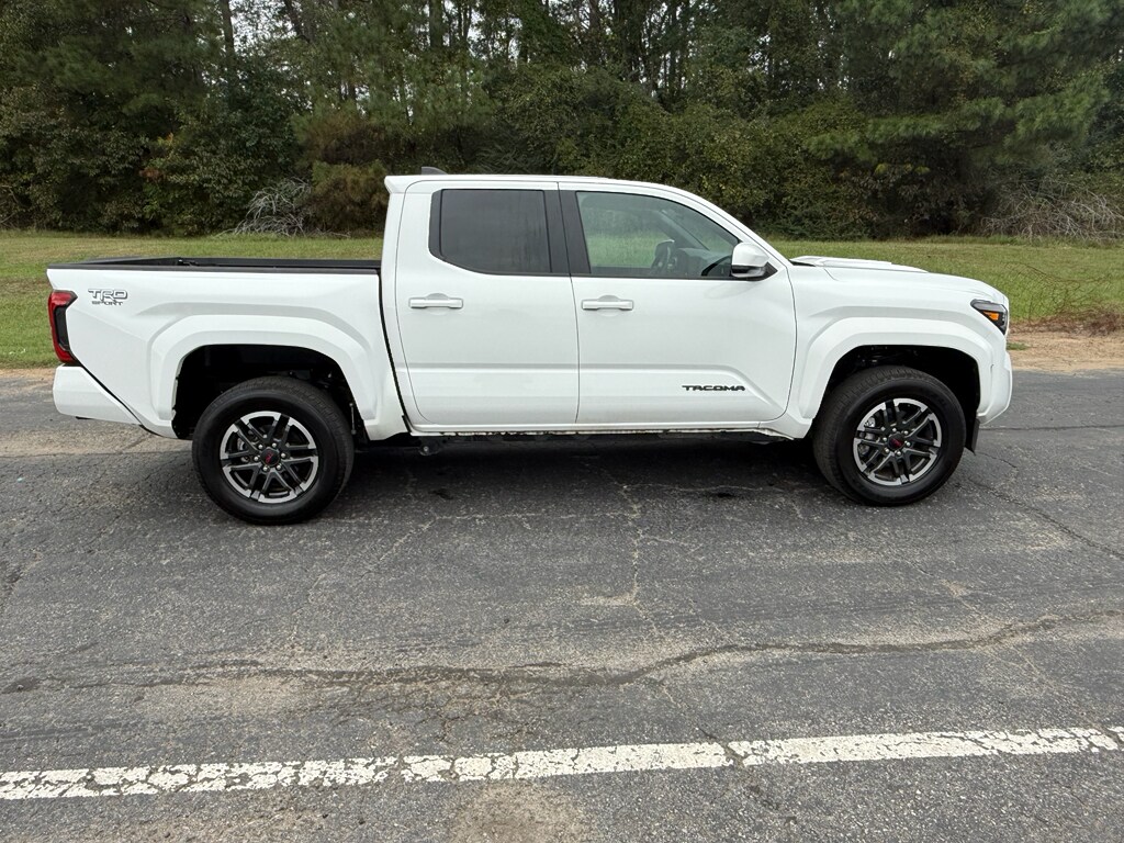 2025 Toyota Tacoma TRD Sport Double Cab photo 2