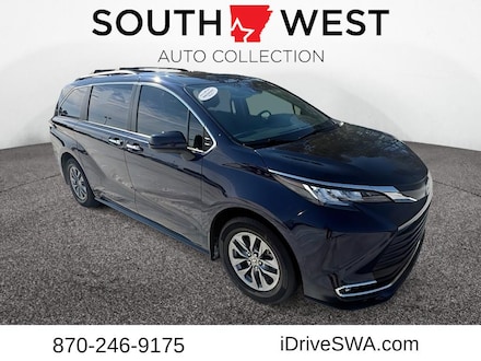 2023 Toyota Sienna XLE Passenger Van