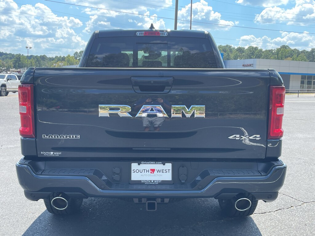 New 2027 Ram 1500 LARAMIE CREW CAB 4X4 5'7 BOX Pickup