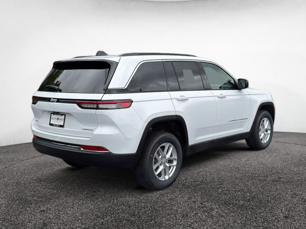 New 2026 Jeep Grand Cherokee LAREDO 4X2 Sport Utility