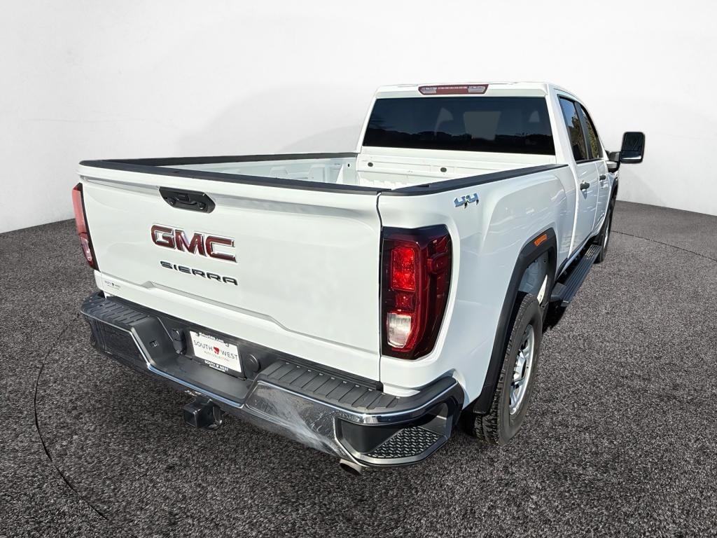 Used 2024 GMC Sierra Pro Crew Cab